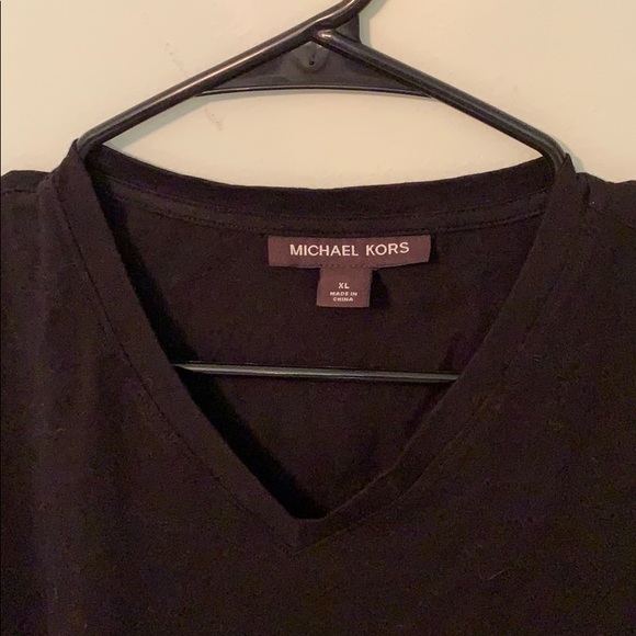 Michael Kors V Neck tee - Picture 3 of 3